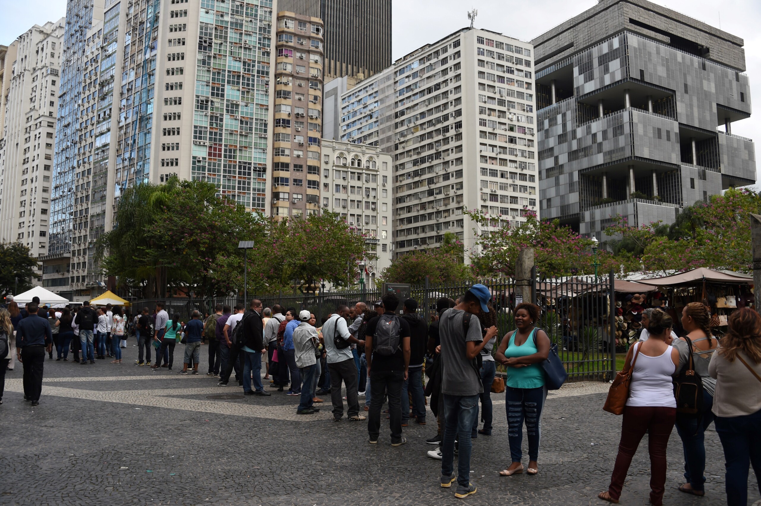 Unemployed people queue to registrate to search for jobs in downtown Rio de Janeiro, Brazil on May 25, 2016.<br /><br /><br /><br /><br /><br /><br /><br /><br /><br /><br /><br /><br /><br /><br /><br /><br /><br /><br />
According to the last survey, the unemployment rate has raised to 10.78%, the highest in the last years Brazil, as a strong economic crisis and corruption scandals hit the country. / AFP / VANDERLEI ALMEIDA        (Photo credit should read VANDERLEI ALMEIDA/AFP/Getty Images)
