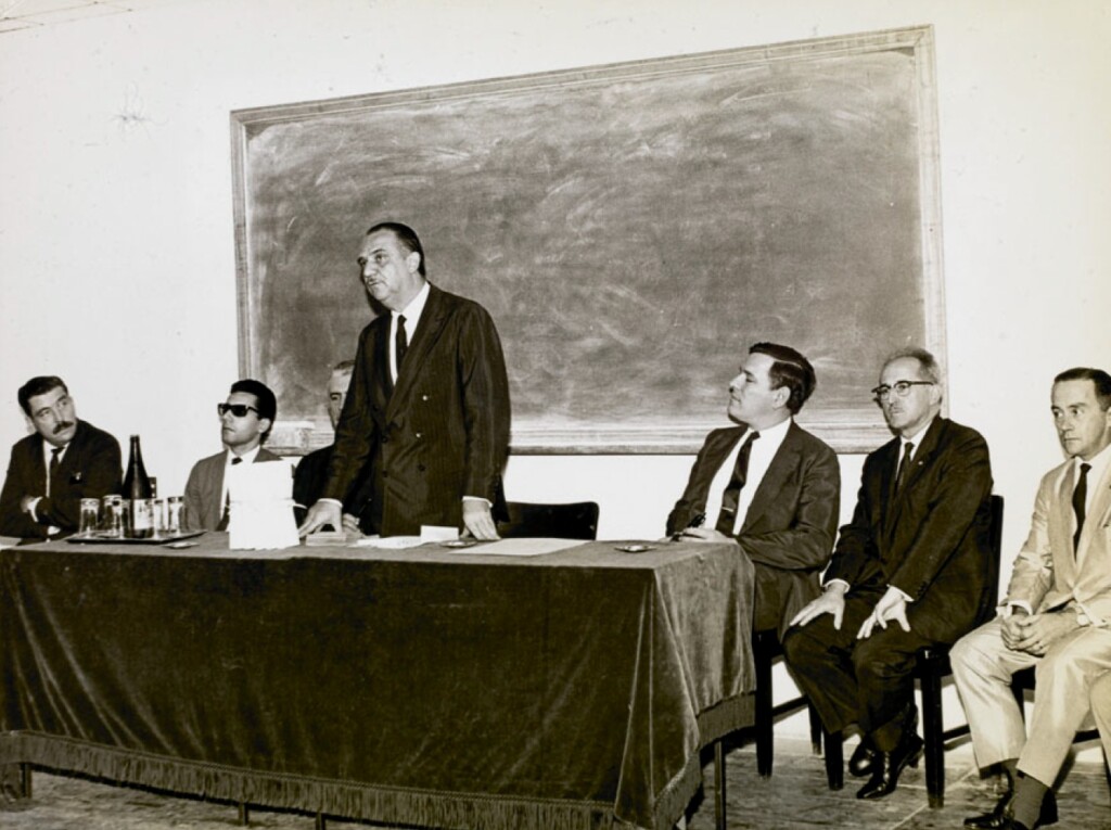 Gilberto Huber Junior (terceiro, da direita para a esquerda) durante reunião do IPÊS na década de 1960 (Crédito: IPÊS/Arquivo Nacional)