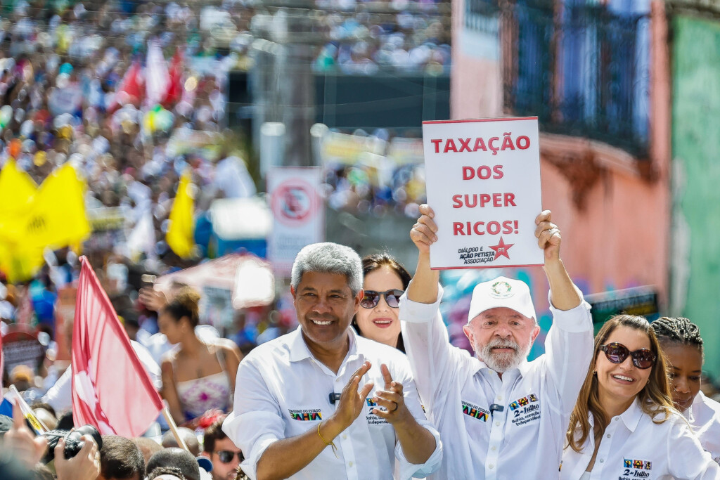 Presidente da República, Luiz Inácio Lula da Silva, durante Caminhada do Dois de Julho. Salvador - BA  Foto: Ricardo Stuckert / PR
