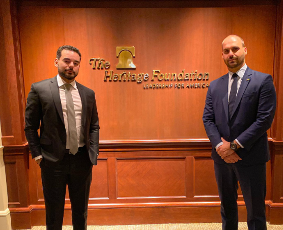Sant’Ana e Eduardo Bolsonaro em visita à sede da The Heritage Foundation