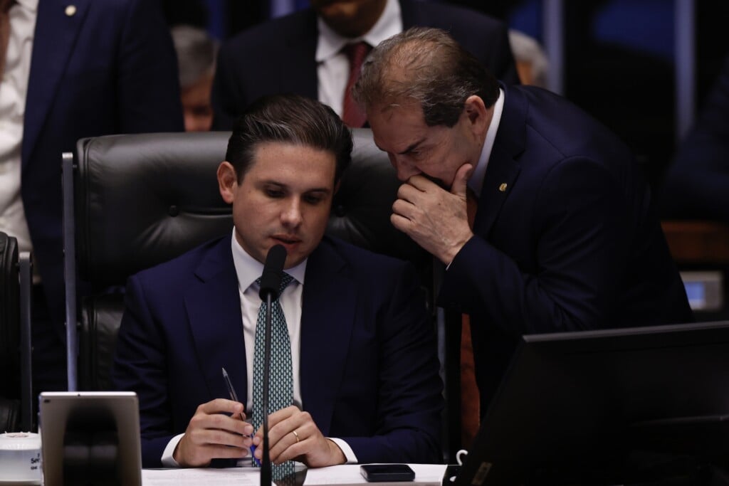BRASÍLIA, DF, 09.12.2025:CÂMARA-DEPUTADOS - Sessão plenária da Câmara dos Deputados, sob a presidência do deputado Hugo Motta, na foto com o deputado Paulinho da Força, que relata o projeto da dosimetria das penas dos condenados do 8 de janeiro, que pode ser votado hoje, durante votação no plenário. (Foto: Pedro Ladeira/Folhapress)