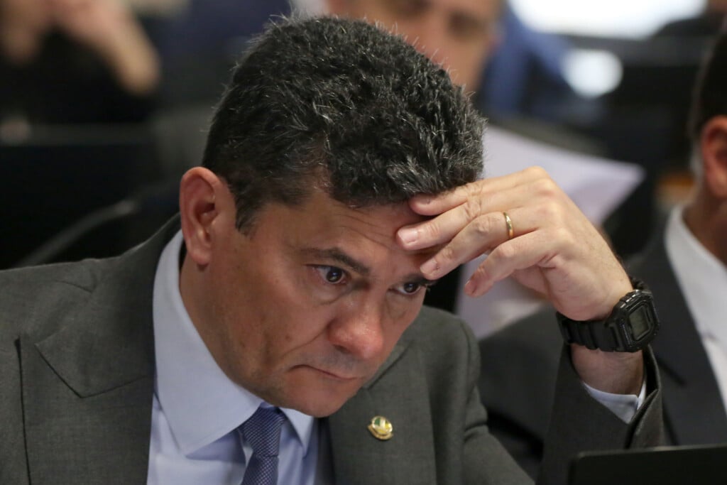 Sergio Moro durante sessão da Comissão de Constituição e Justiça do Senado, que aprovou o PL da Dosimetria (Foto: Fatima Meira/Agencia Enquadrar/Folhapress)