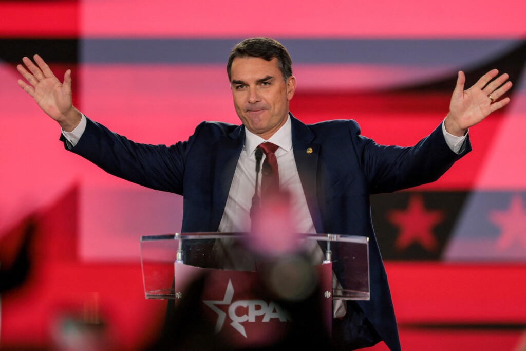 Flávio Bolsonaro discursa durante Conferência de Ação Política Conservadora, CPAC, nos Estados Unidos. Foto: Reuters/Folhapress